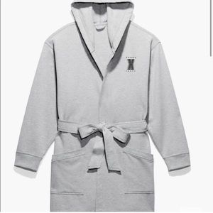 New savage X fenty robe M/L